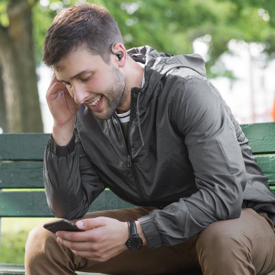 Koss BT232i In-Ear Clip Wireless Mic Koss BT232i In-Ear Clip Wireless Mic