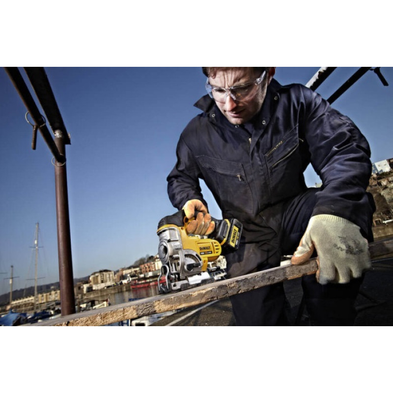 DeWALT Лобзик акумуляторний 18.0В XR 3000кол/хв хід 26мм 2.3кг без АКБ та ЗП DeWALT Лобзик акумуляторний 18.0В XR 3000кол/хв хід 26мм 2.3кг без АКБ та ЗП