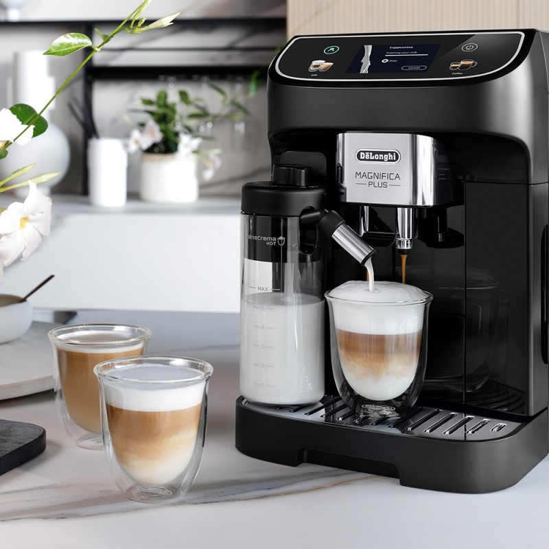 Delonghi Кавомашина Magnifica Plus, 1.8л, зерно+мелена, автомат.капуч, дисплей, авторецептів -15, чорний