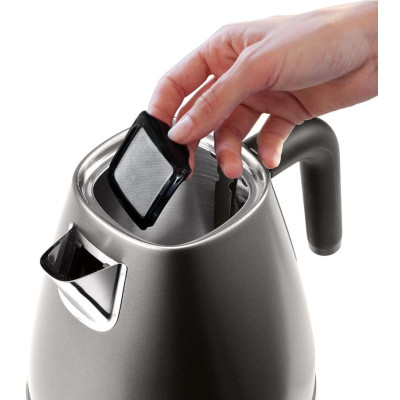 Delonghi Електрочайник Distinta Titanium, 1.7л, Strix, метал, сірий