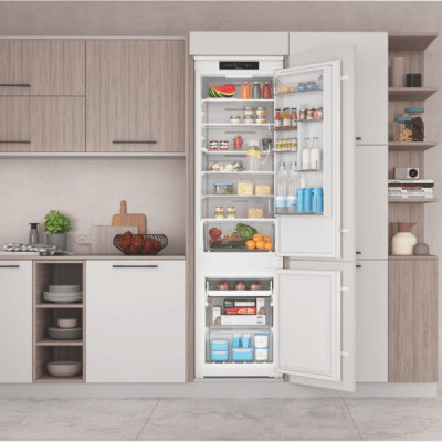 Indesit Вбудований холодильник з морозильною камерою INC20T321EU
