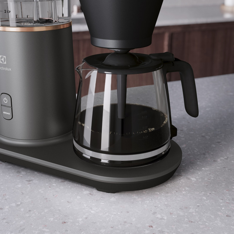 Electrolux Кавоварка крапельна, 1,25л, мелена, чорний
