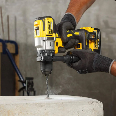 DeWALT Шурупокрут-дриль акумуляторний XR Li-Ion 18В 95Нм 450-2000об/хв кейс, ЗП 1.5кг без АКБ та ЗП