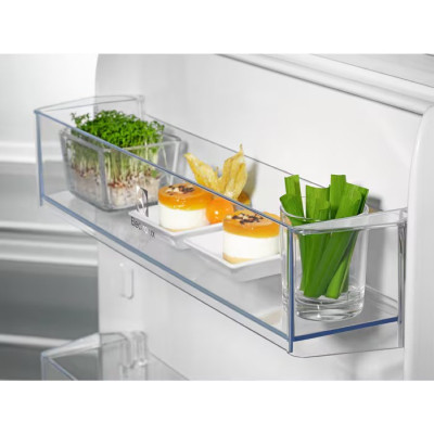 Electrolux Холодильна камера Electrolux вбудована, 177x55х55, 310л, E, ST, інв., білий