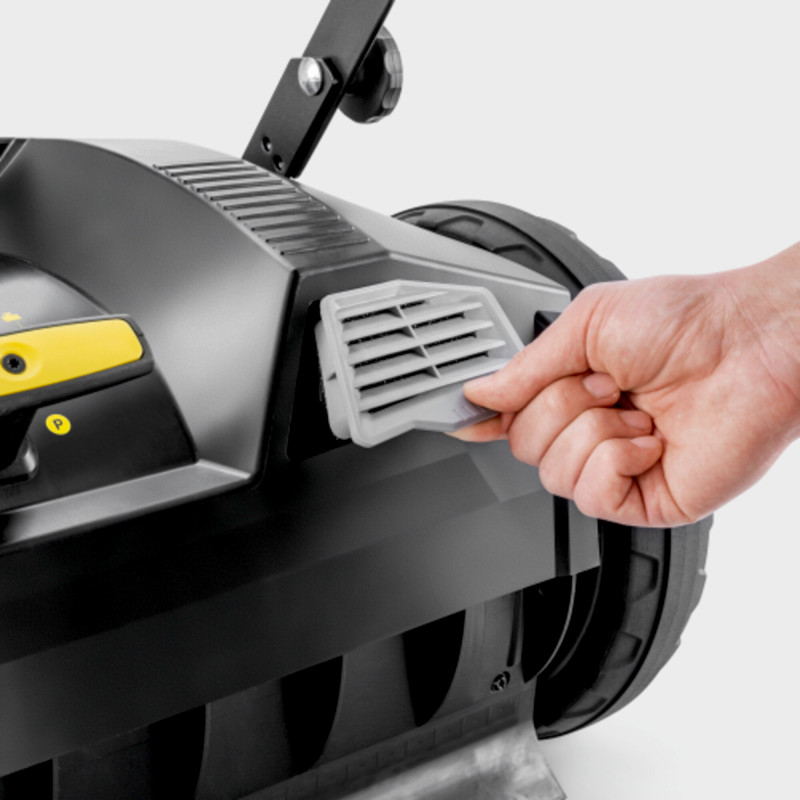 Karcher Підмітальна машина професійна KM 70/20 C 2SB ручна захват 98см контейнер 45л 22кг