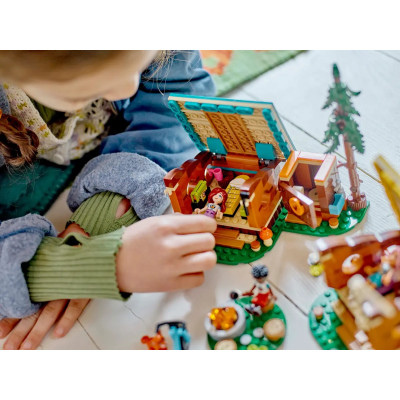 LEGO Конструктор Friends Затишні хатинки у пригодницькому таборі