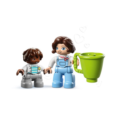 LEGO Конструктор DUPLO Town Сімейний будинок на колесах