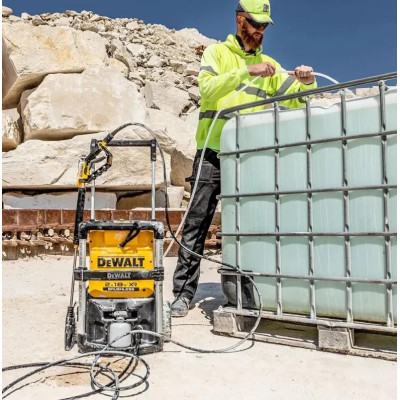 DeWALT Мінімийка високого тиску акумуляторна XR 2х18 В 165бар 300л/год шланг 6м 10.9кг без АКБ та ЗП