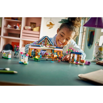 LEGO Конструктор LEGO Friends Кінна зграя та академія верхової їзди LEGO Конструктор LEGO Friends Кінна зграя та академія верхової їзди