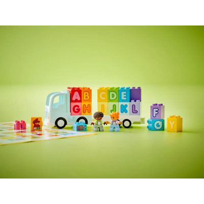 LEGO Конструктор DUPLO Town Вантажівка з алфавітом