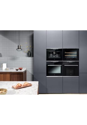 Electrolux Духова шафа електрична, 70л, A++, пара, конвекція, ф-ція пароварки, чорний+нерж