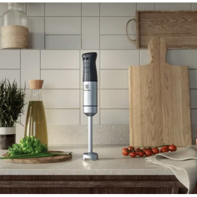 Electrolux Блендер заглибний, 800Вт, 3в1, чаша-700мл, чопер, чорний-нержавіюча сталь
