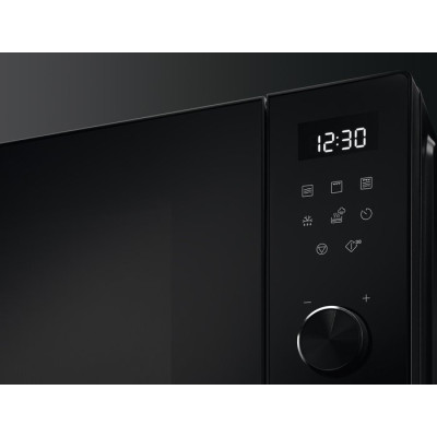 Electrolux Мікрохвильова піч 29л, електрон. керування, 900Вт, гриль, дисплей, інвертор, чорний