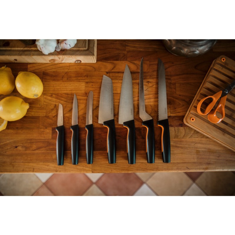 Fiskars Кухонний ніж Santoku Functional Form, 16 см