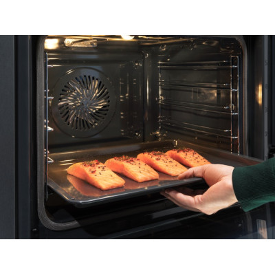 Electrolux Духова шафа електрична, 70л, А++, пара, дисплей, конвекція, ф-ція пароварки, телескопічні напрямні, чорний+нерж
