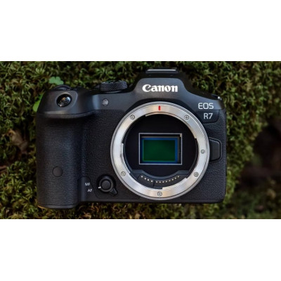 Canon Цифр. фотокамера EOS R7 + RF-S 18-150 IS STM