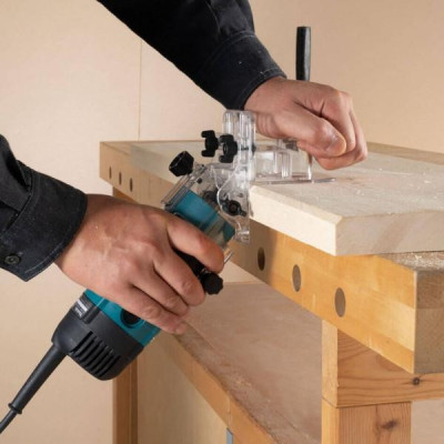 Makita Фрезер 3712 530Вт цанга 6мм 32000об/хв 1.7кг Makita Фрезер 3712 530Вт цанга 6мм 32000об/хв 1.7кг