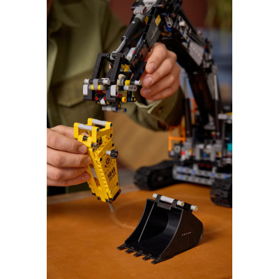 LEGO Конструктор Technic Екскаватор Volvo EC500 Hybrid