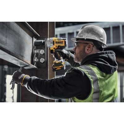 DeWALT Гайковерт ударний аккумуляторний DeWALT XR Li-Ion 18В 1626Нм 0-1200об/хв 0-1890уд/хв 1/2" 3.5кг без АКБ та ЗП DeWALT Гайковерт ударний аккумуляторний DeWALT XR Li-Ion 18В 1626Нм 0-1200об/хв 0-1890уд/хв 1/2" 3.5кг без АКБ та ЗП