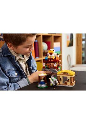 LEGO Конструктор Minecraft Напад на село з повітряною кулею Ґаст