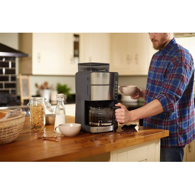 Russell Hobbs Кавоварка Russell Hobbs крапельна Grind and Brew, 1.25л, мелена, LED-дисплей, чорно-метал