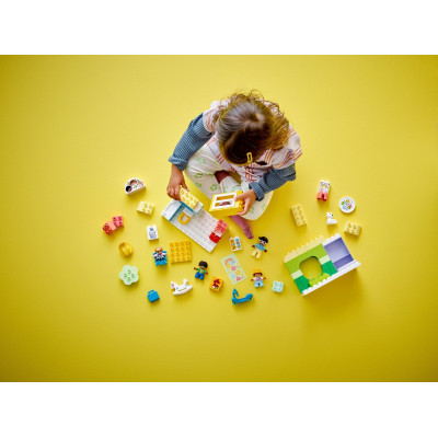 LEGO Конструктор DUPLO Town Життя в дитячому садку