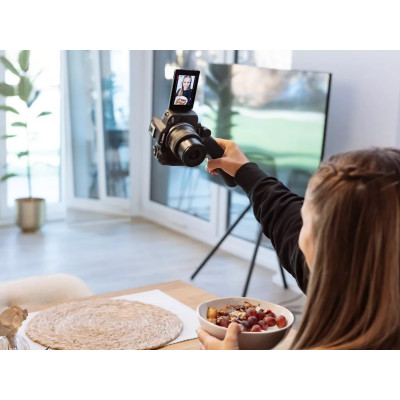 Canon Цифр. фотокамера Canon EOS R50 + RF-S 18-45 IS STM Black