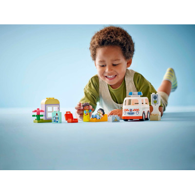 LEGO Конструктор LEGO DUPLO Town Швидка допомога та водій LEGO Конструктор LEGO DUPLO Town Швидка допомога та водій