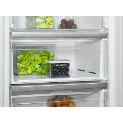 Electrolux Морозильна камера Electrolux RUT7ME28X2