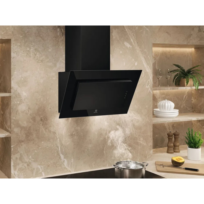 Electrolux Витяжка Electrolux вертикальна, 60см, 600м куб год., чорний