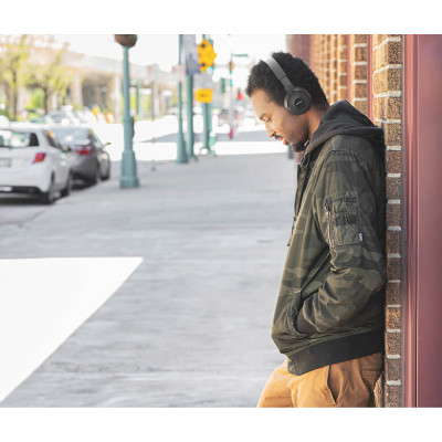 Koss BT330i On-Ear Wireless Mic Koss BT330i On-Ear Wireless Mic