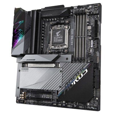 Gigabyte Материнська плата X670E AORUS MASTER sAM5 X670 4xDDR5 M.2 HDMI DP mATX