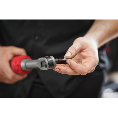 Milwaukee Гайковерт ударний кутовий акумуляторний Milwaukee M12 FUEL 12В 81Нм 350об/хв +набір приладдя 1.2кг без АКБ та ЗП