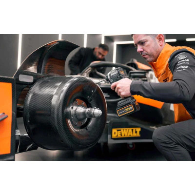 DeWALT Набір із двох акумуляторних інструментів DeWalt McLaren F1 TEAM LIMITED EDITION 18В XR дриль-шурупокрут DCD85 шурупокрут акумуляторний DCF85 акб 2х5А·год ЗП кейс 6.5кг