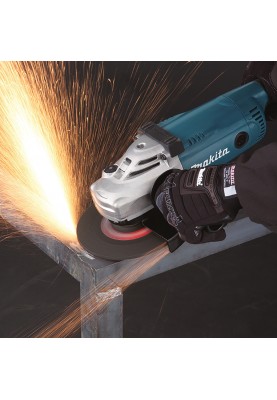 Makita GA7020