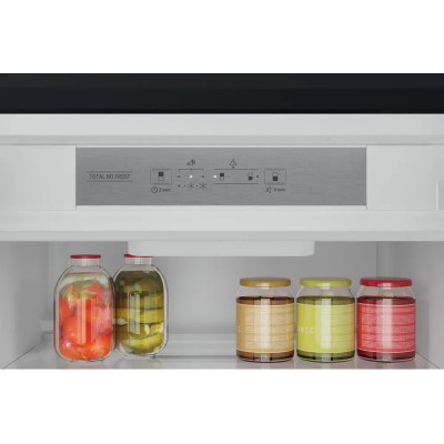 Hotpoint Вбудований холодильник з морозильною камерою HAC20T321