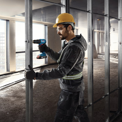 Bosch Акумуляторний ударний дриль-шуруповерт GSB 185-LI, 2 аккумулятори 2.0 Ah, ЗП GAL 18V-20, кейс