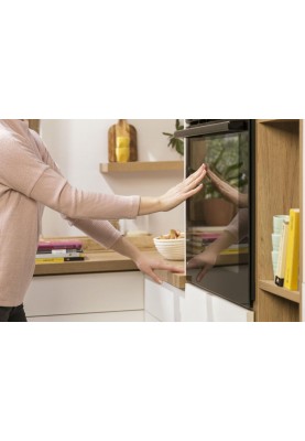 Gorenje Духова шафа електрична, 77л, A+, пара, дисплей, піроліз, чорний