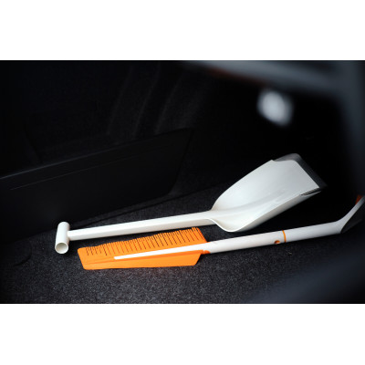 Fiskars Лопата для снігу SnowXpert 63см, 520г, нерж сталь/поліамід (автомобільна)