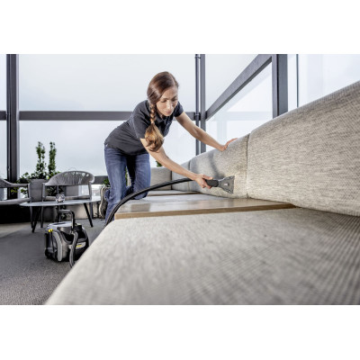 Karcher Пилосос професійний акумуляторний Karcher Puzzi 2/1 Bp 36Вт 16кПа контейнер 1.7/2.9л вологе/сухе прибирання 3.74кг Karcher Пилосос професійний акумуляторний Karcher Puzzi 2/1 Bp 36Вт 16кПа контейнер 1.7/2.9л вологе/сухе прибирання 3.74кг