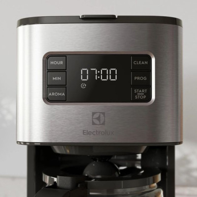 Electrolux Кавоварка крапельна, 1.375л, мелена, дисплей, програмований таймер, нерж