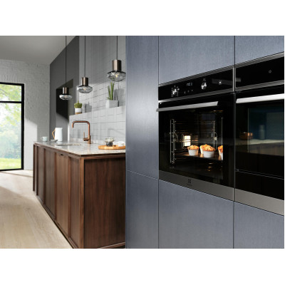 Electrolux Духовий шафа електричний, 65л, А, пара, дисплей, конвекція, телескопічні напрямні, чорний