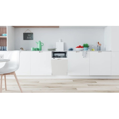 Indesit Вбудовувана посудомийна машина DSIC3M19