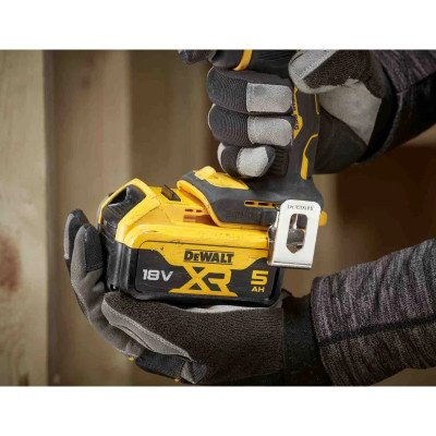 DeWALT Шурупокрут-дриль ударний акумуляторний XR Li-Ion 18В 90Нм 0-450·0-1650об/хв 0-7650·0-28050уд/хв кейс TSTAK 1.17кг без АКБ та ЗП