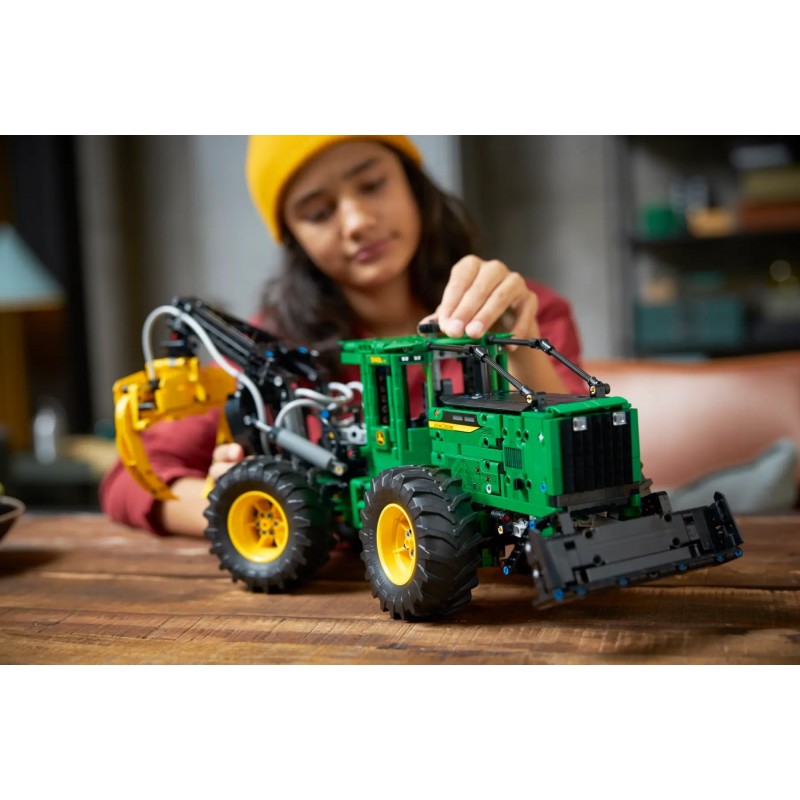 LEGO Конструктор Technic Трелювальний трактор «John Deere» 948L-II