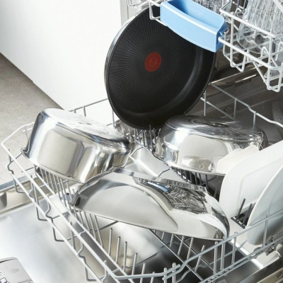 Tefal Сковорода Comfort Max, 26см, покриття Titanium Tefal Сковорода Comfort Max, 26см, покриття Titanium