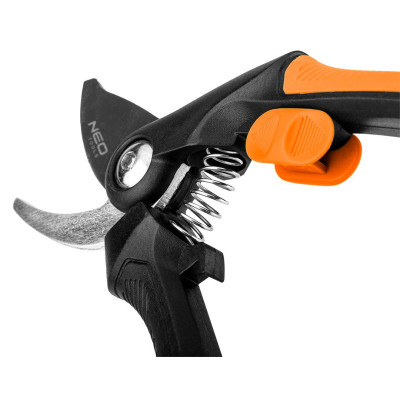 Neo Tools Секатор площинний, d різу 20мм, 210мм, 178г Neo Tools Секатор площинний, d різу 20мм, 210мм, 178г