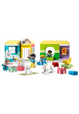 LEGO Конструктор DUPLO Town Життя в дитячому садку