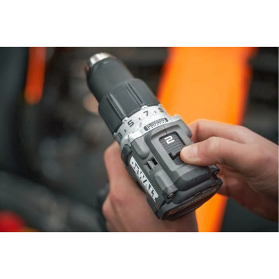 DeWALT Шурупокрут-дриль ударний аккумуляторний McLaren F1 TEAM LIMITED EDITION XR Li-Ion 18В акб 2х4А·рік 90Нм 0-650·0-2000об/хв 0-11050·0-34000уд/хв кейс.