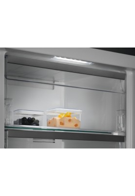 Electrolux Морозильна камера Electrolux RUT7ME28X2